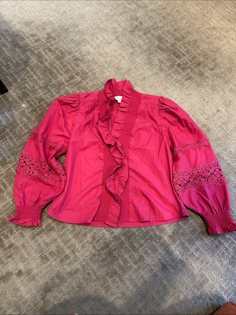 NWOT Love the Label Blouse Puff Sleeve